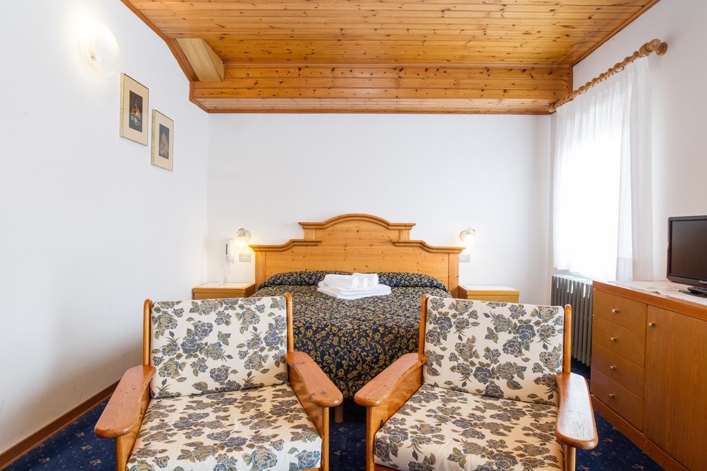 Villa Elena B&B Hotel San Martino Di Castrozza Exterior foto