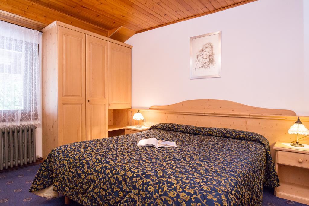 Villa Elena B&B Hotel San Martino Di Castrozza Exterior foto